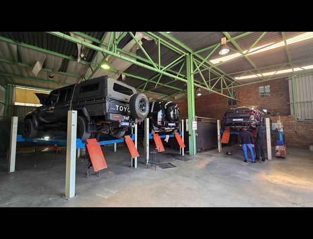 500M² WAREHOUSE TO LET IN SEBENZA